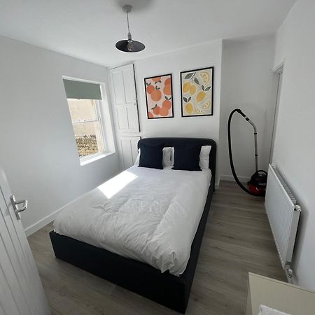 Littlehampton House - 4 Bedroom House Sleeps 8 Екстериор снимка